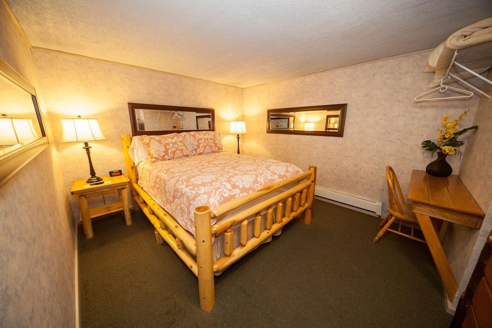 Log Cabin Lodge & Suites photo 20