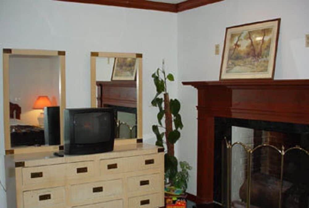Valley Lodge Motel photo 10