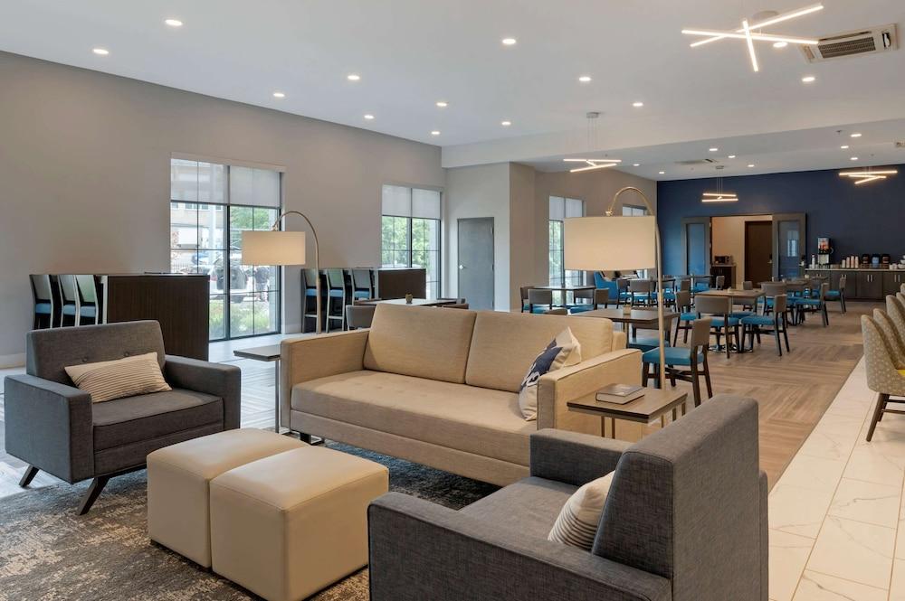 MainStay Suites Cincinnati University - Uptown photo 4