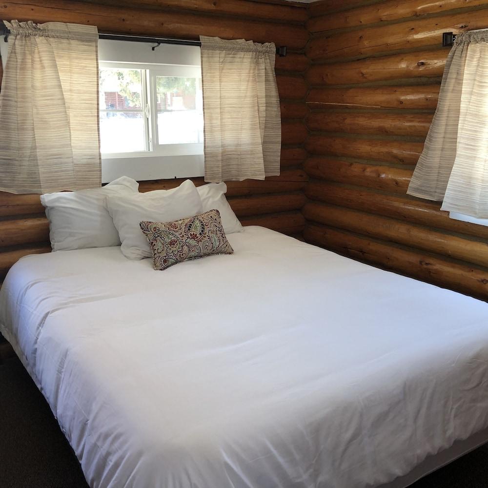 Sportsmans Lodge photo 38