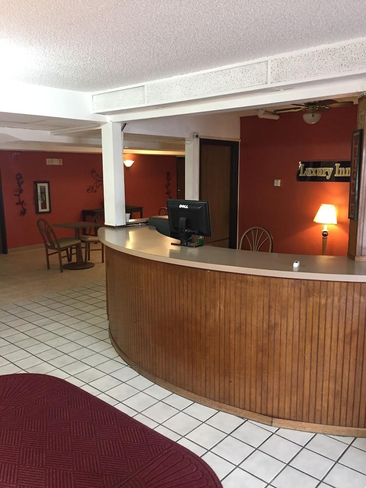 Luxury Inn & Suites photo 3