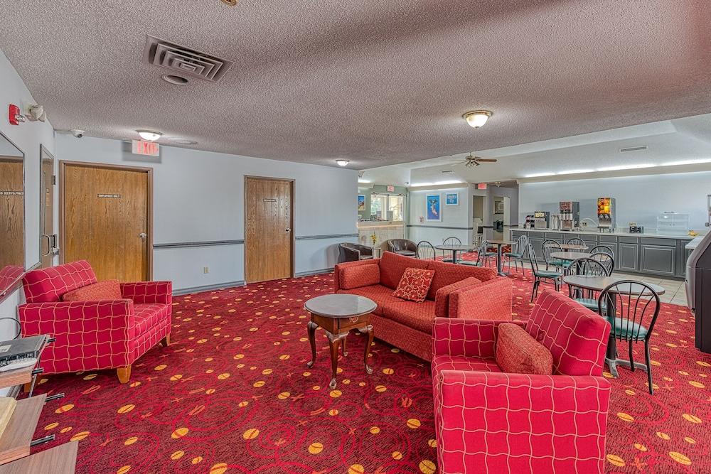American Inn and Suites Dundee photo 43