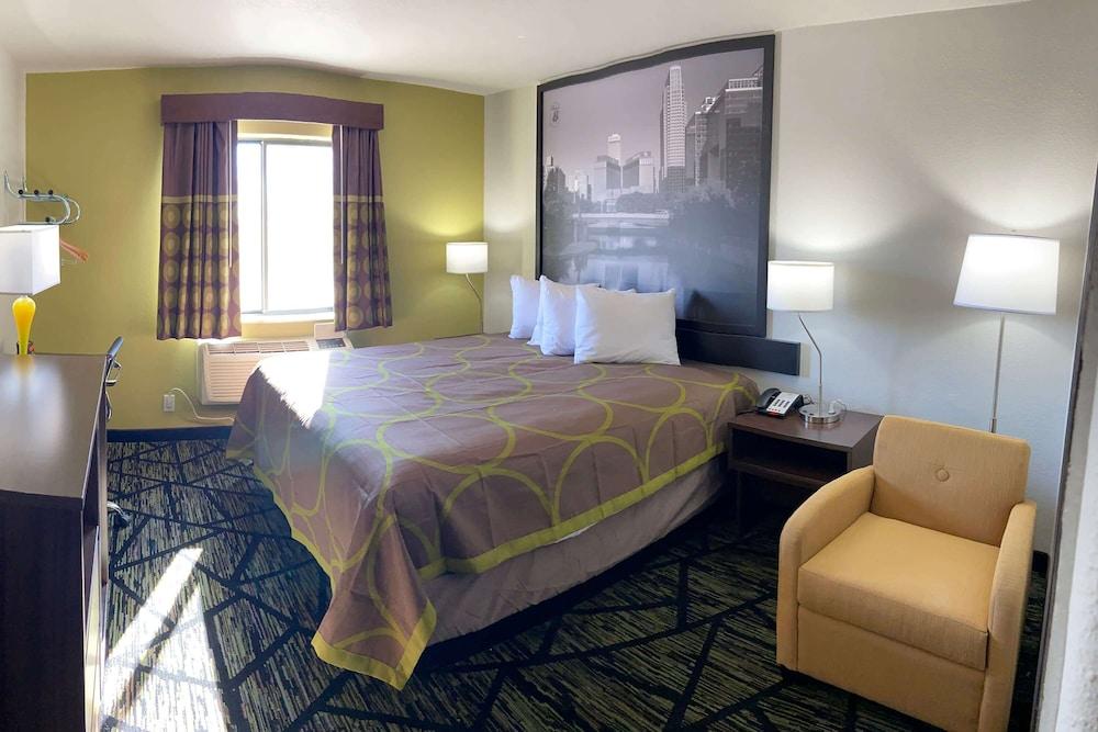 Super 8 by Wyndham York NE photo 16