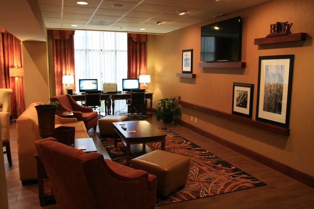 Hampton Inn & Suites Springfield-Southwest photo 2