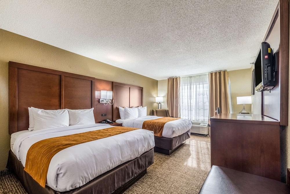 Comfort Inn & Suites Dayton North photo 17