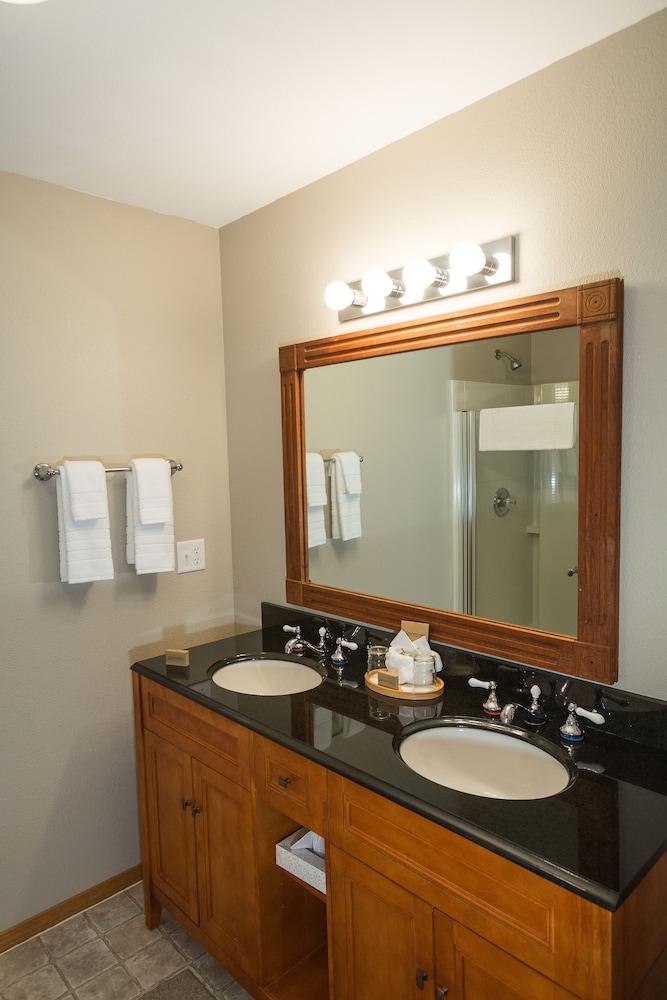 Morrison's Rogue River Lodge photo 43