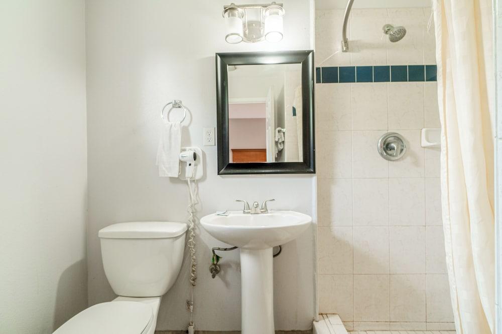 OYO Budget Inn Falfurrias Hwy 281 photo 25