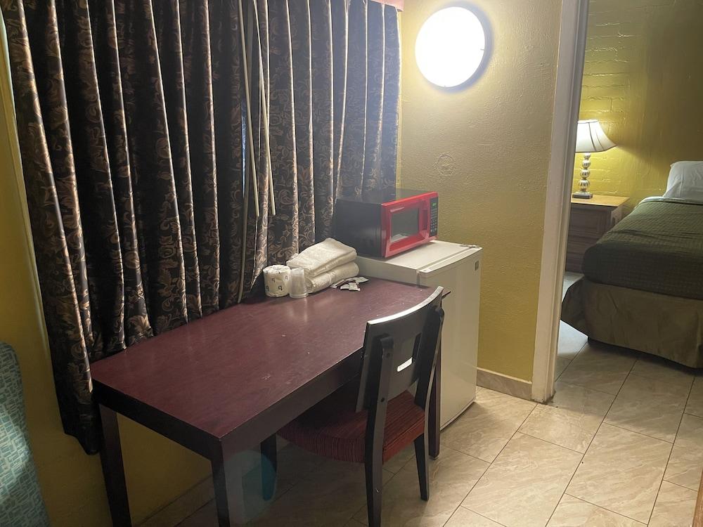 Black Horse Motel photo 5
