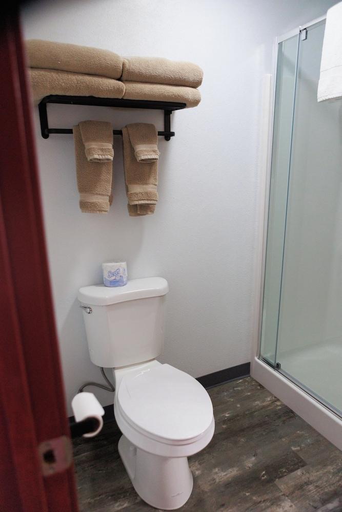 Big Medicine Cabins photo 11
