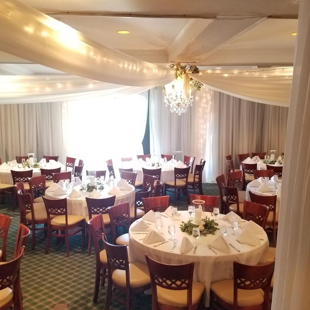 Hill House Inn photo 3
