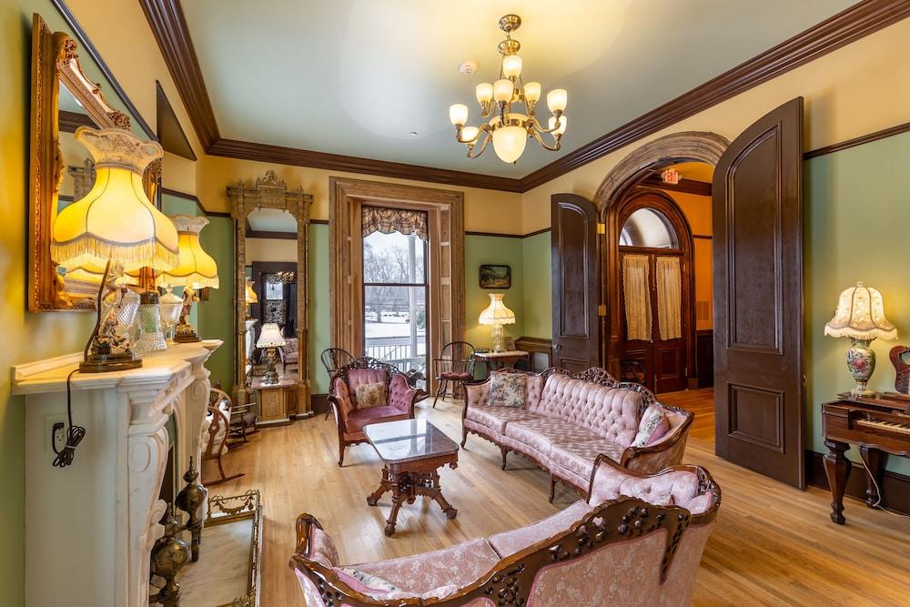 Steele Mansion photo 91