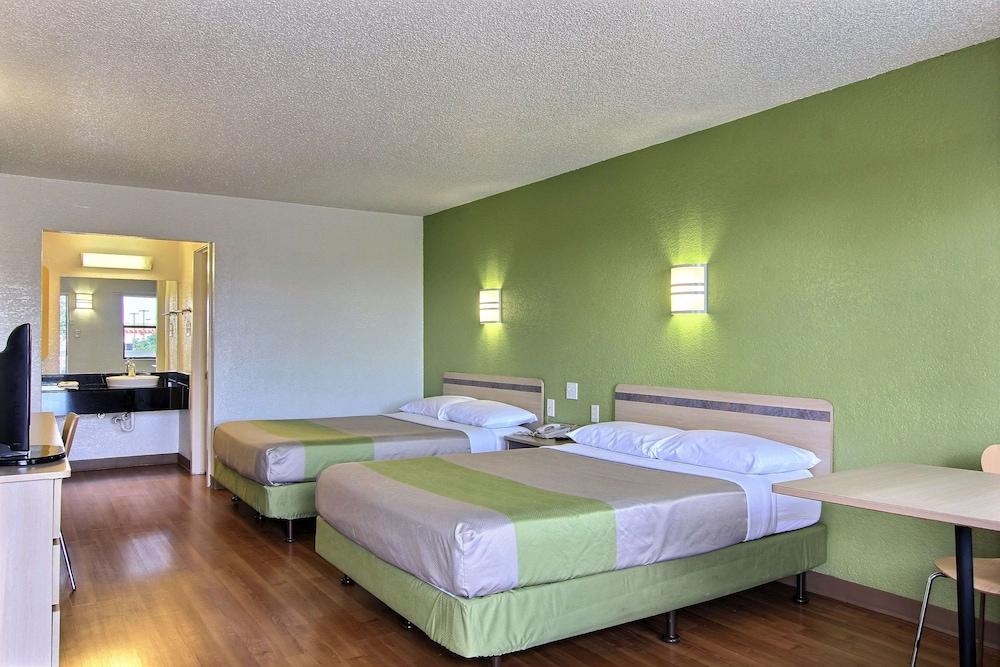 Motel 6 Austin, TX - Central Downtown UT photo 20