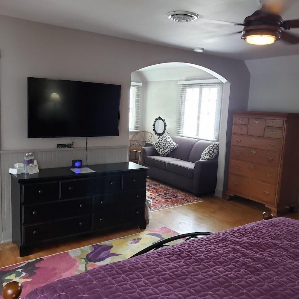 Plum Point Lodge photo 10