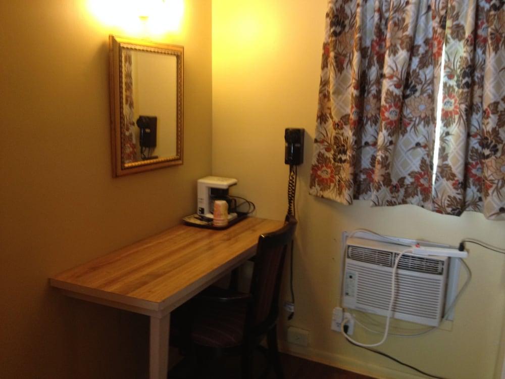 Travelowe's Motel photo 4