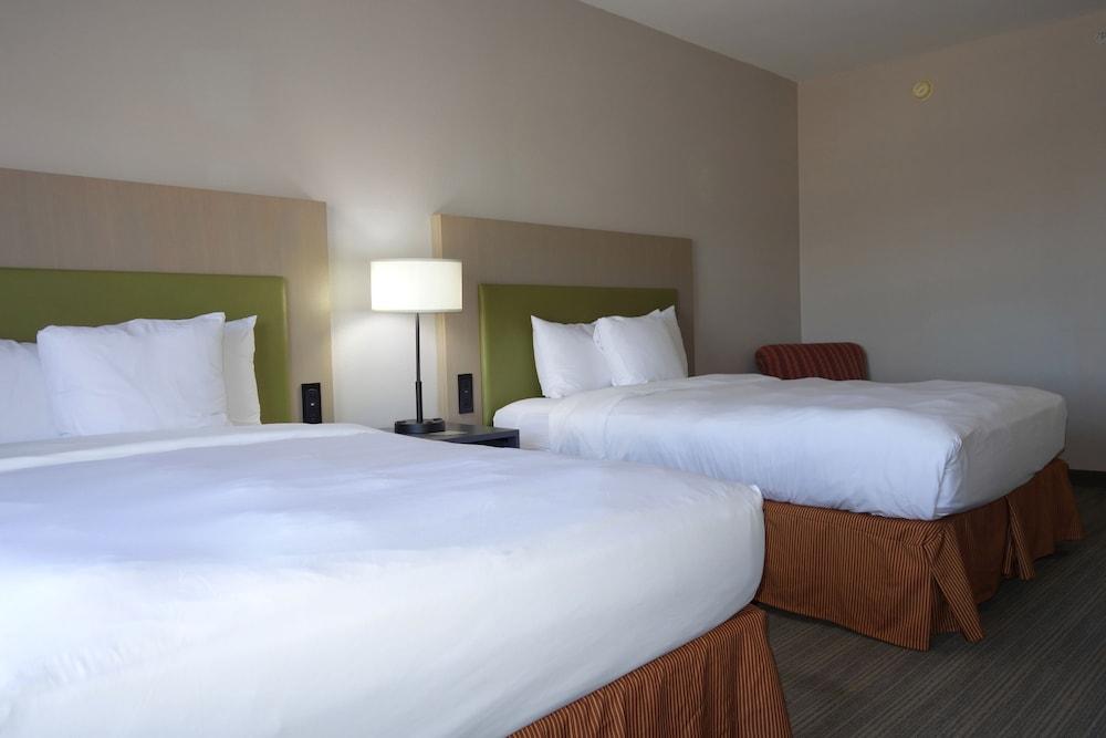 Country Inn & Suites by Radisson, Round Rock, TX photo 7