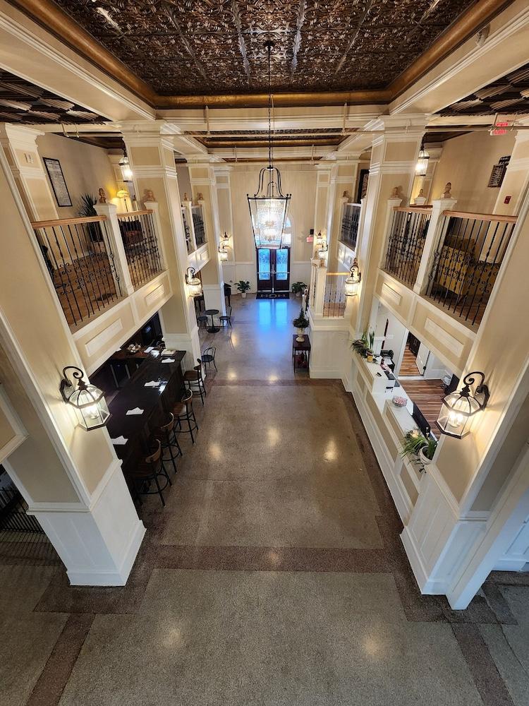 Historic Griffin Hotel photo 6