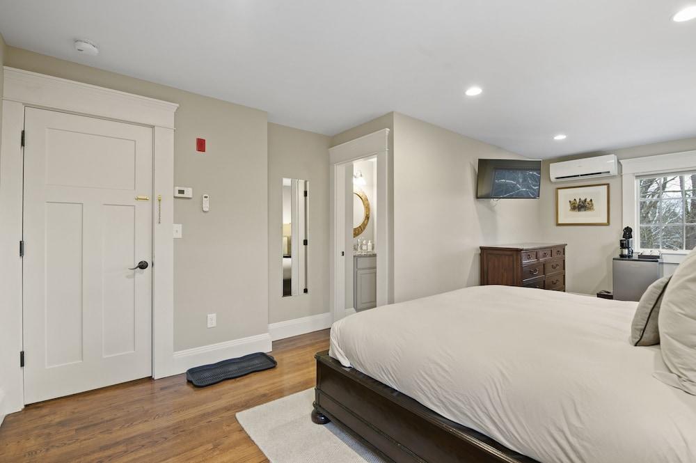 Brook Bound Inn photo 30