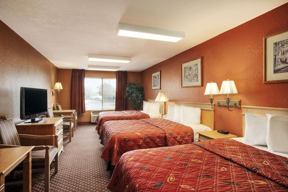 Garner Hotel Phoenix Northwest – Surprise by IHG photo 7