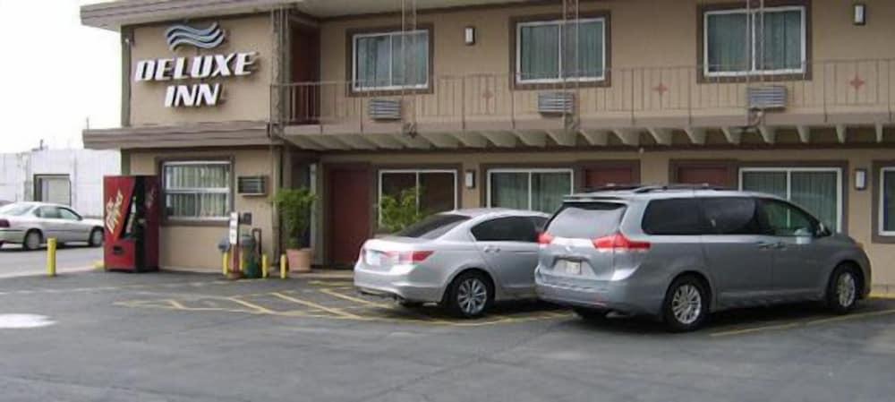 Broadway Inn photo 8