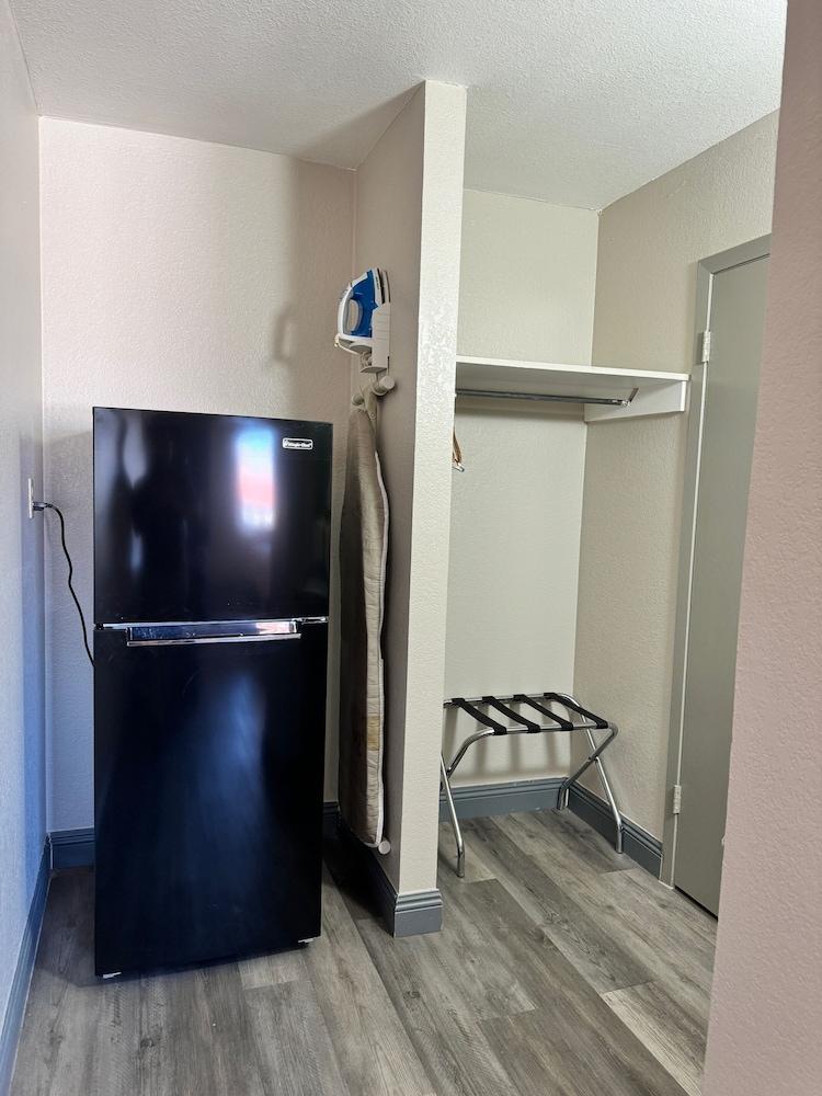 Days Inn by Wyndham Van Horn TX photo 5