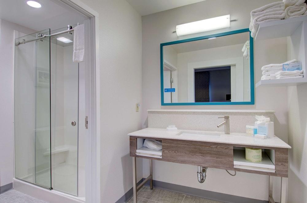 Hampton Inn & Suites Boston/Stoughton photo 24