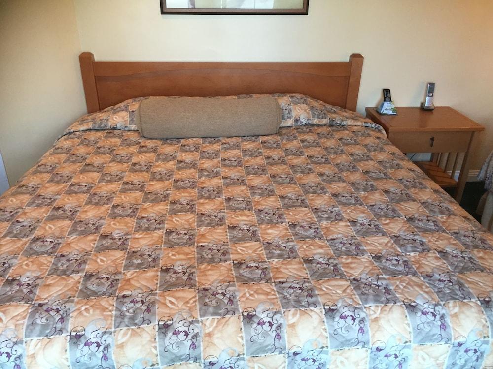Bayshore Inn Motel photo 35