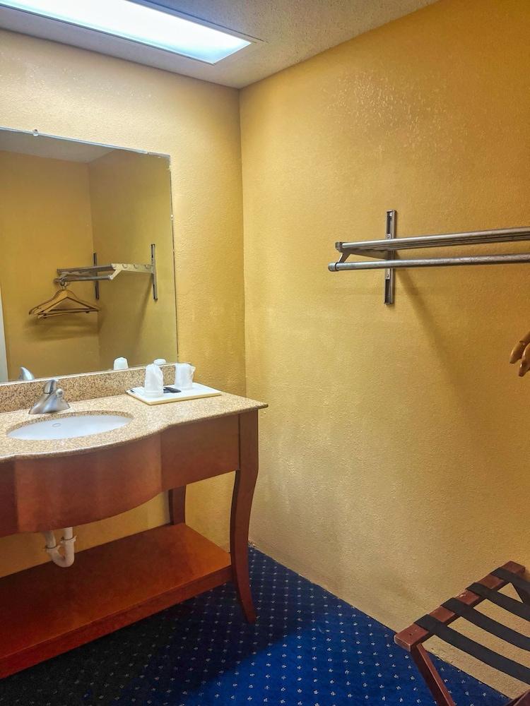 Executive Inn Laurel photo 18