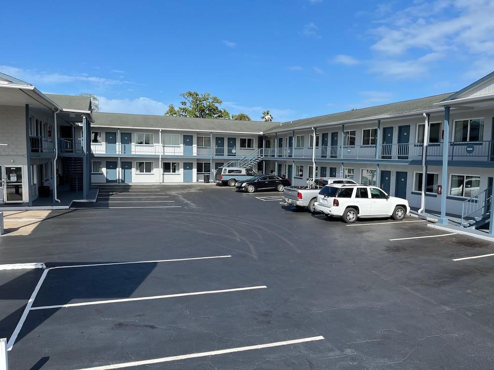 8th Street Motel photo 9
