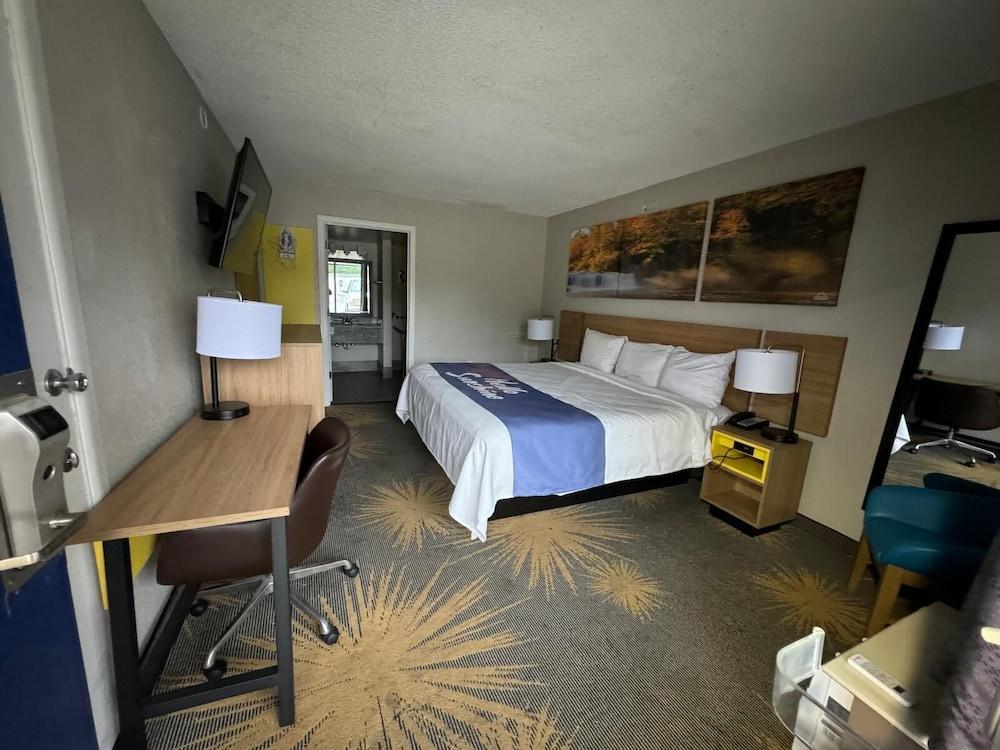 Days Inn by Wyndham Salisbury photo 6