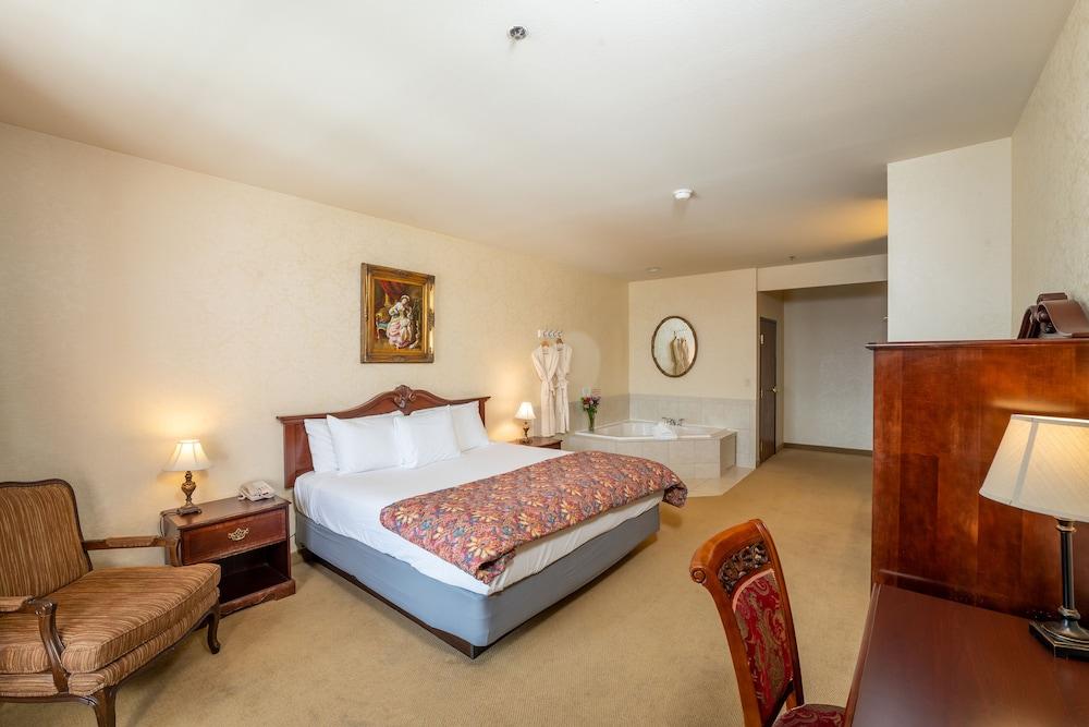 Silverland Inn and Suites photo 14
