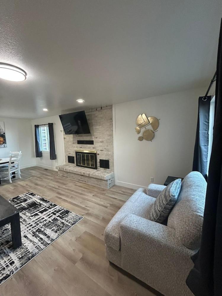 CB&M Downtown Suites photo 4