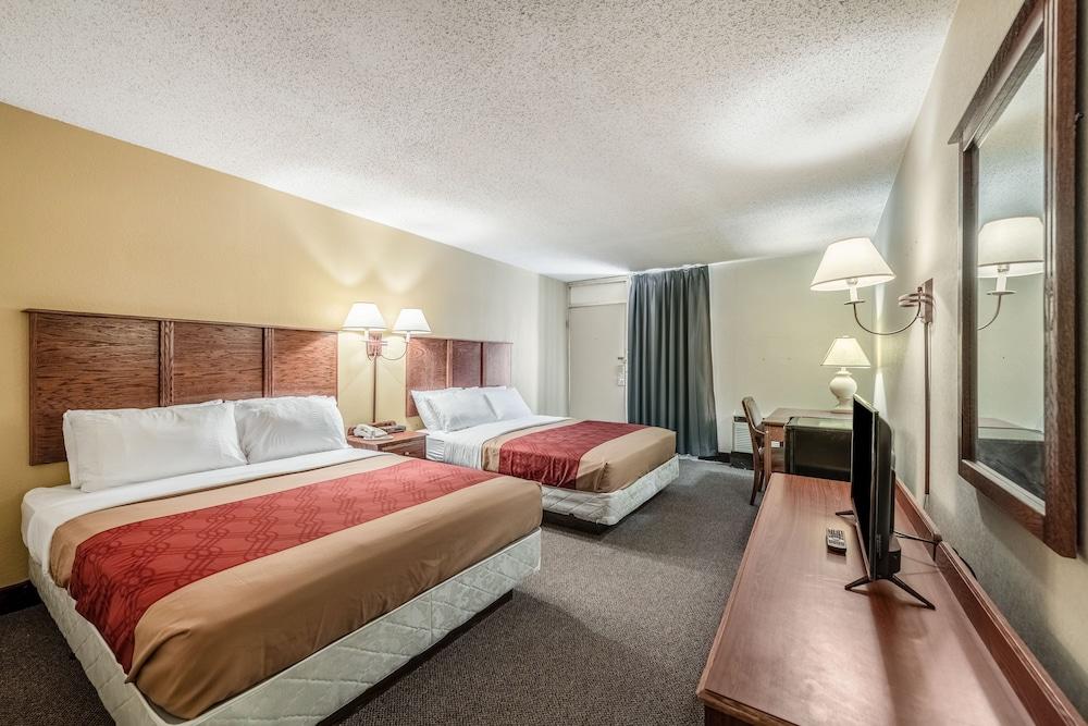 Econo Lodge Brainerd photo 18