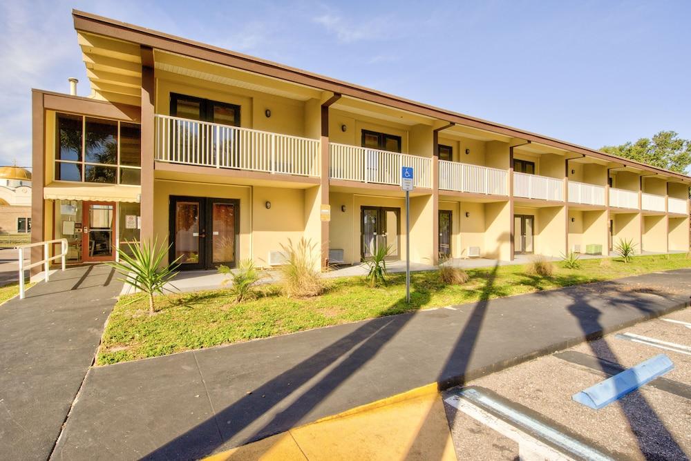 Clearwater Hotel photo 88