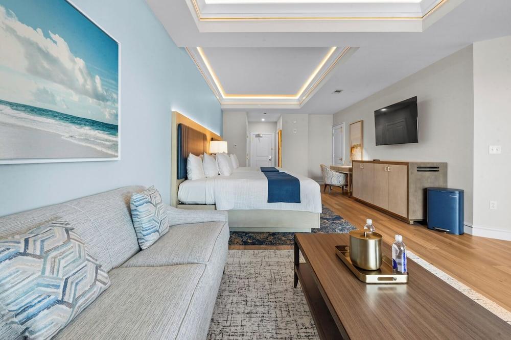 Harbor Suites at Harborwalk Village photo 4