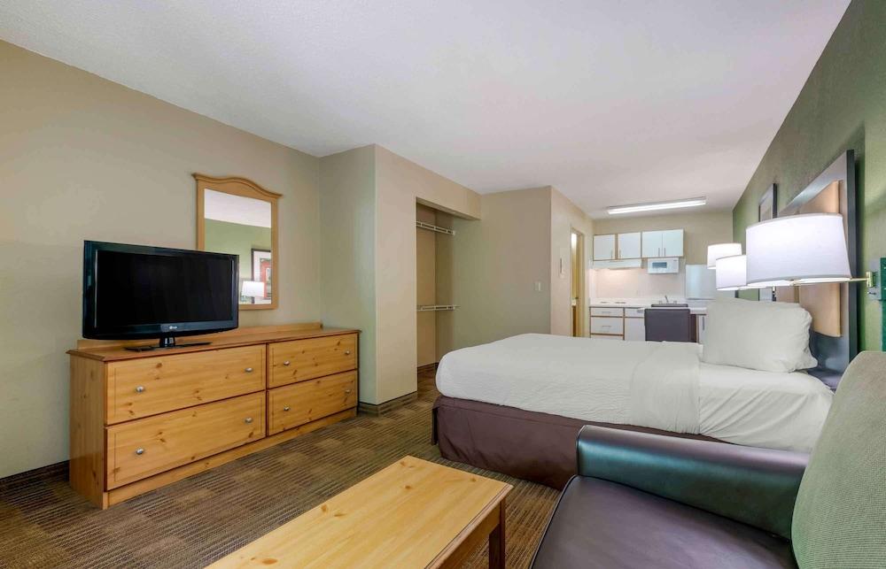 Extended Stay America Suites Washington DC Germantown Town C photo 25