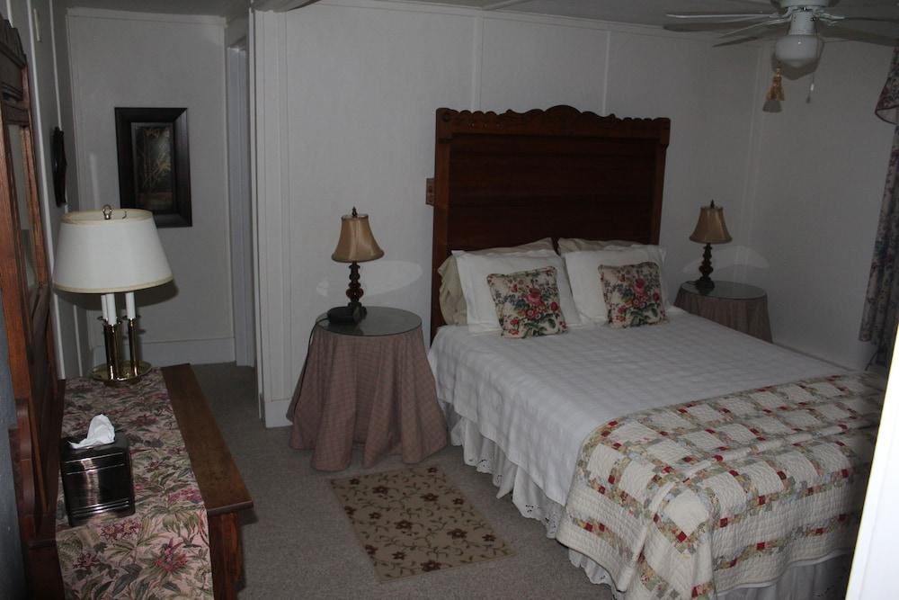 Fox Creek Inn LLC photo 9