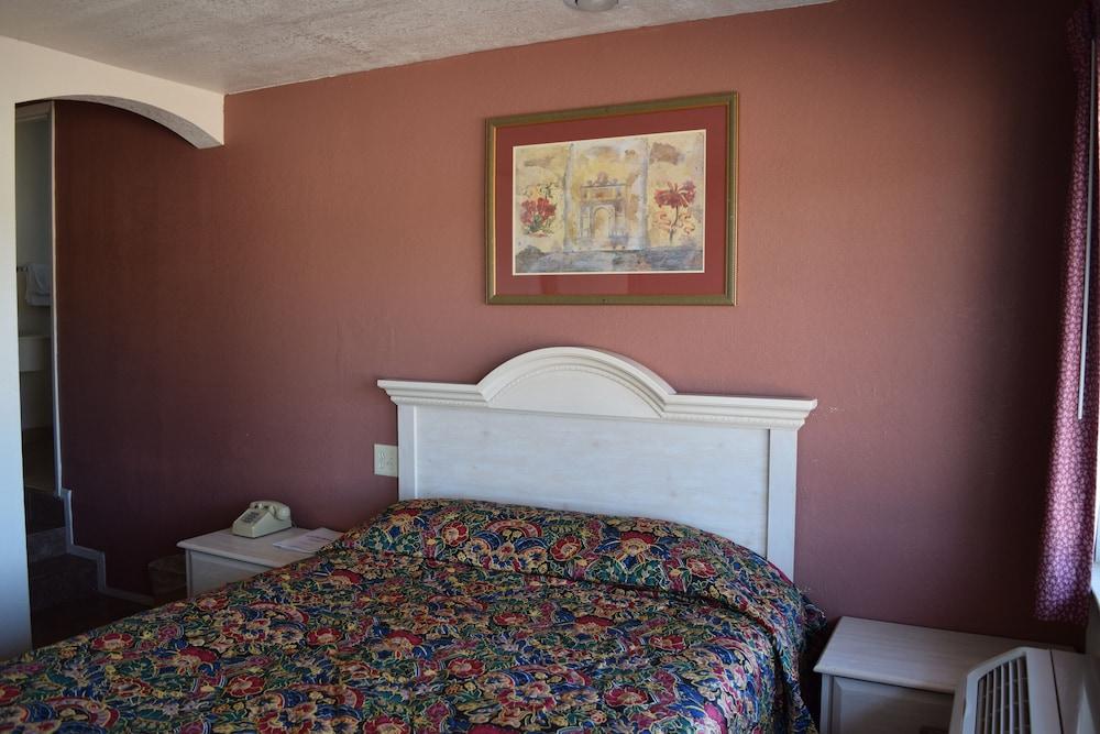 Capri Motel photo 3