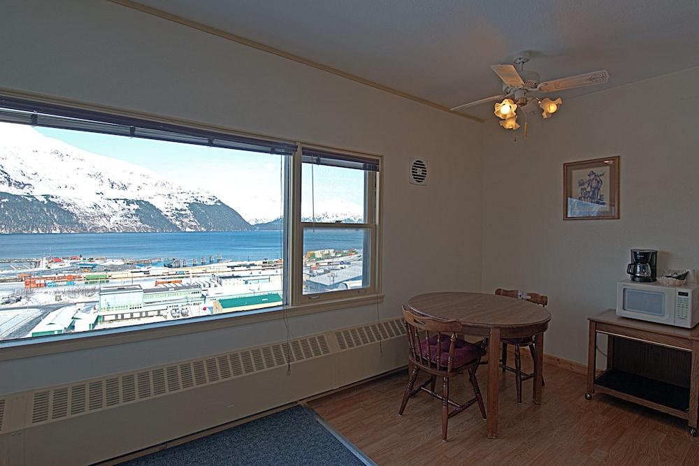 Glacier View Condo Suites photo 13