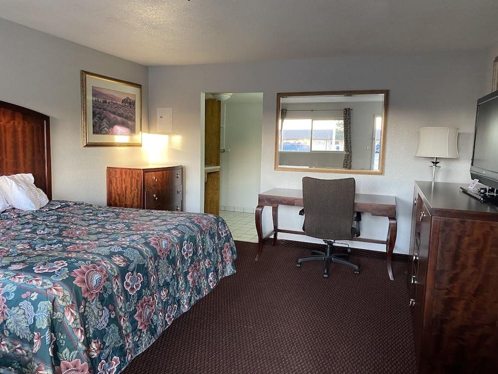 Four Corners Inn photo 29