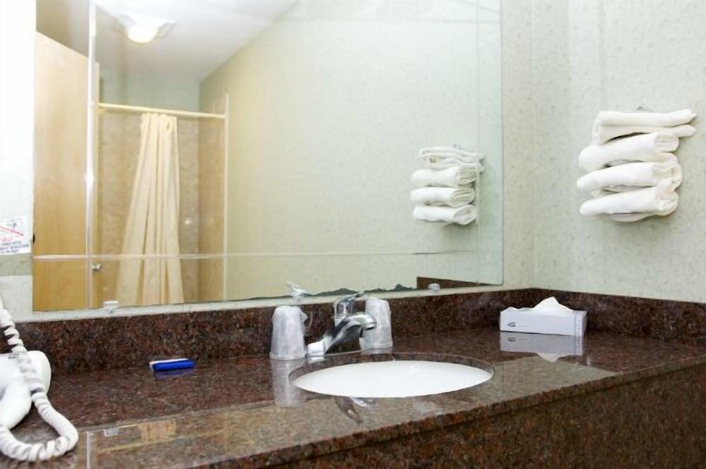 Lyn Aire Motel photo 51