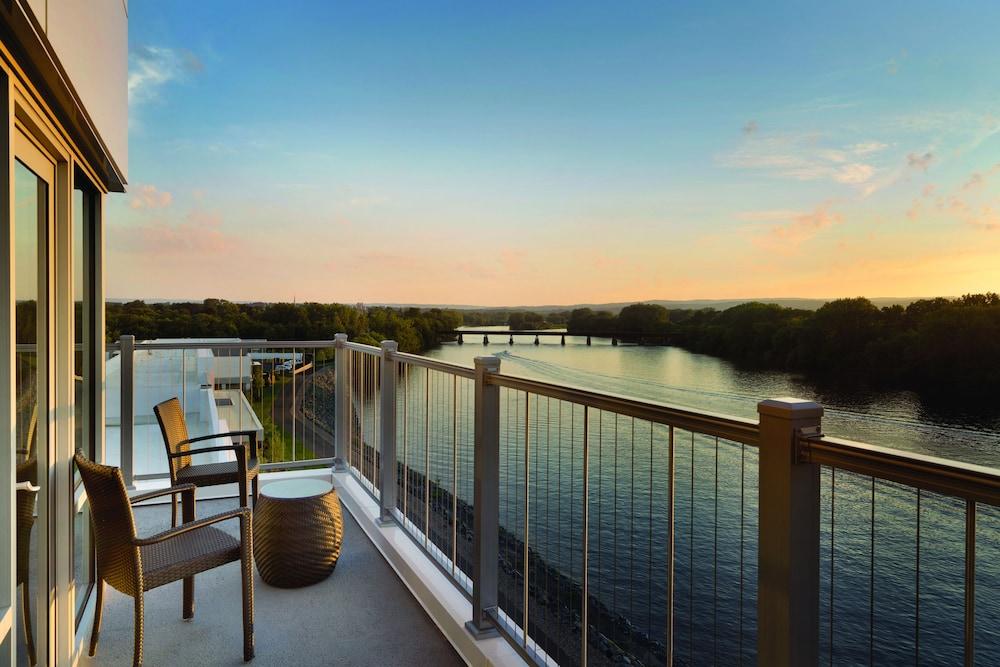 The Landing Hotel at Rivers Casino & Resort photo 56