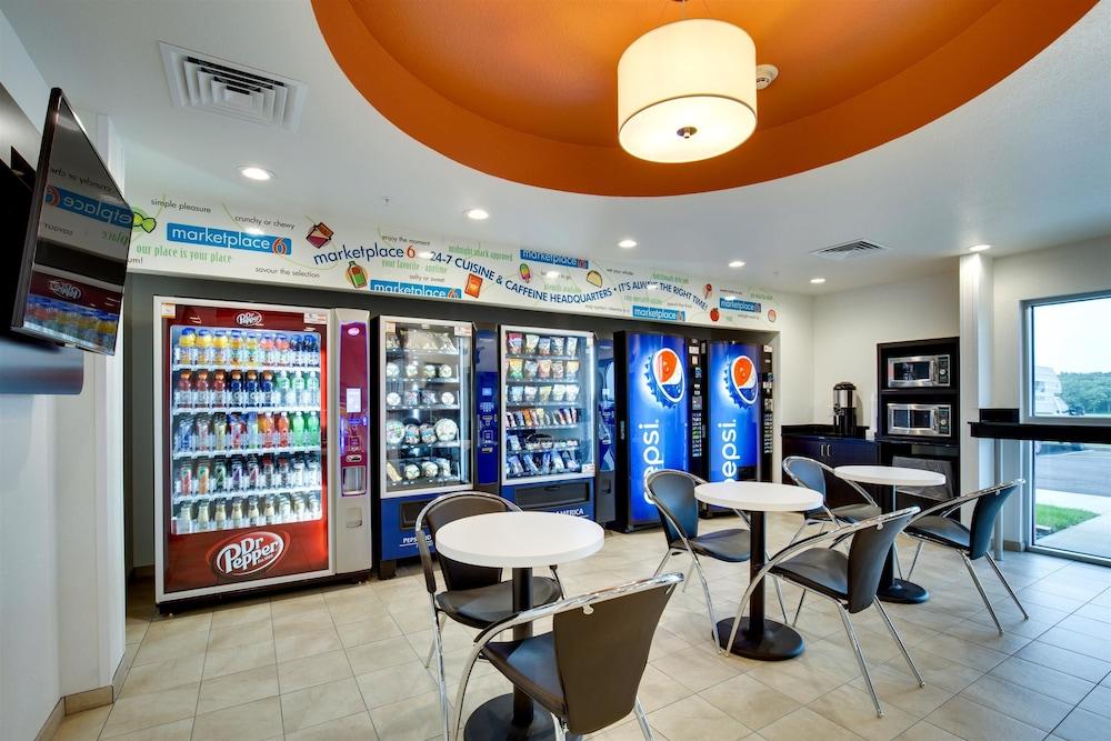 Motel 6 Poplar Bluff, MO photo 56