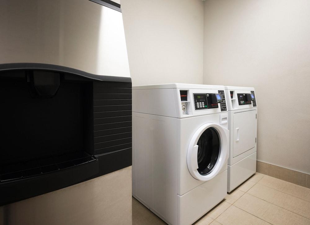 Holiday Inn Express & Suites DFW - Grapevine by IHG photo 23