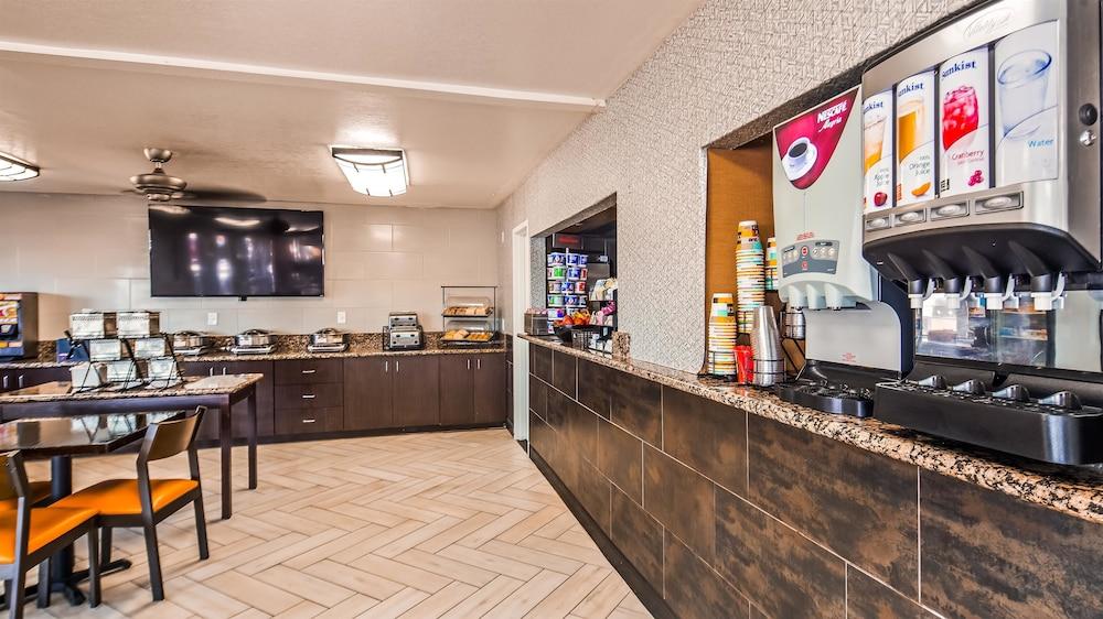 SureStay InnSuites Phoenix Hotel & Suites by Best Western photo 19