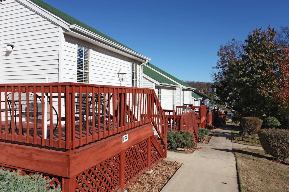 The Townhouses photo 35