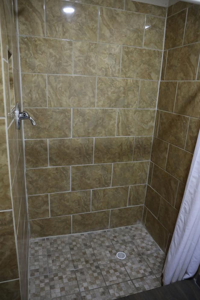 Budget Inn photo 29