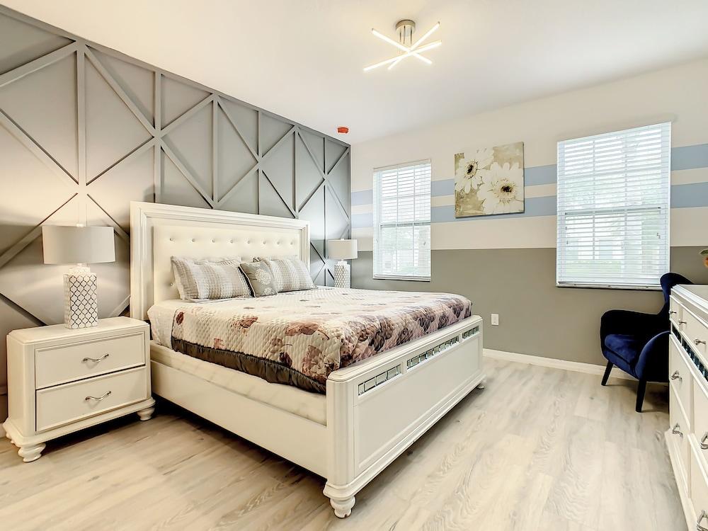 Jade Manor photo 19