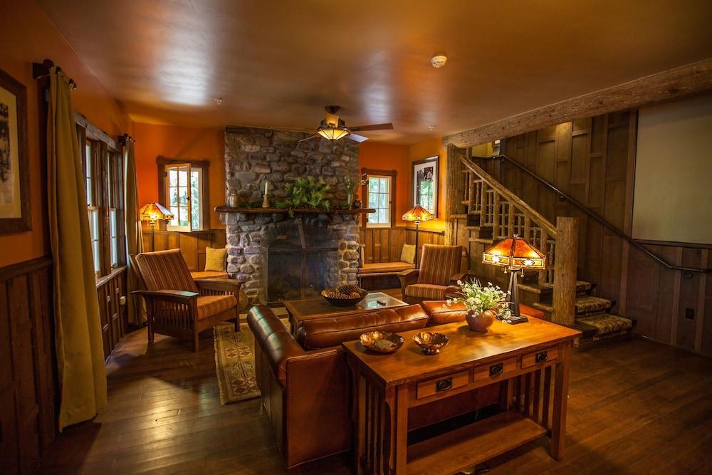 Lake McDonald Lodge - Inside the Park photo 13