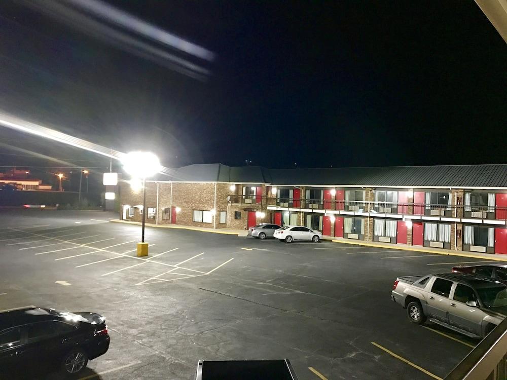 American Inn photo 28