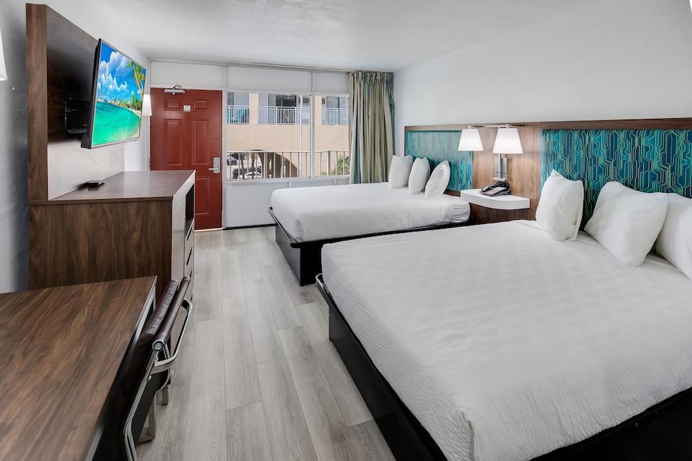 Blu Atlantic Oceanfront Hotel & Suites photo 26